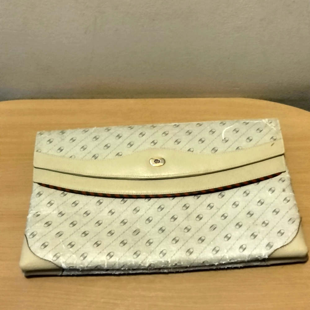 Authentic GUCCI Clutch Bag